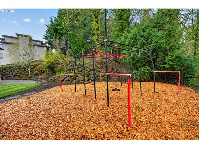 9149 Nw MCKENNA Dr, Portland, OR 97229