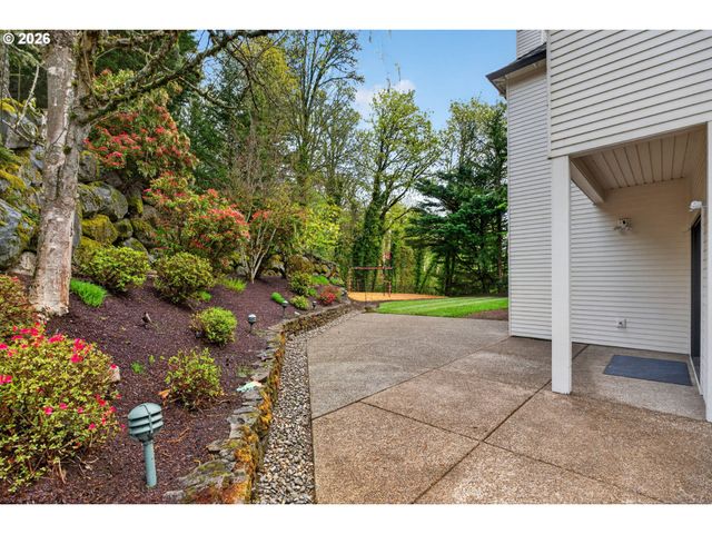 9149 Nw MCKENNA Dr, Portland, OR 97229