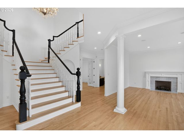 9149 Nw MCKENNA Dr, Portland, OR 97229