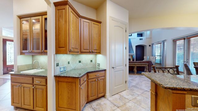 2011 MY ANNS HL, San Antonio, TX 78258