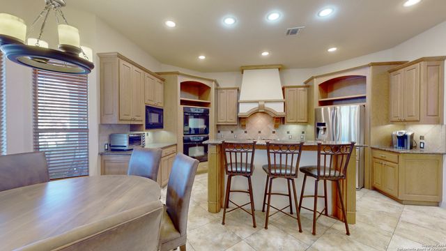 2011 MY ANNS HL, San Antonio, TX 78258