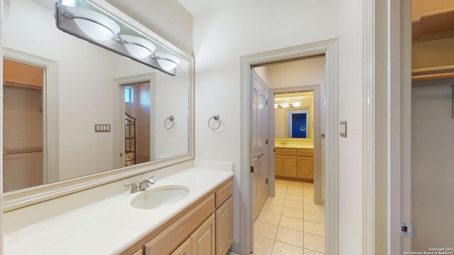 2011 MY ANNS HL, San Antonio, TX 78258