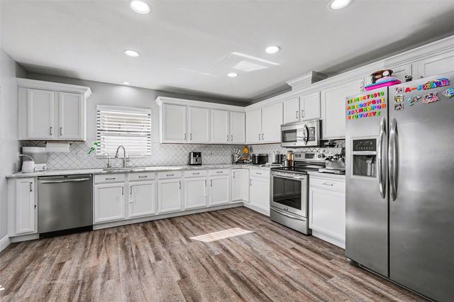 1710 TALLOWTREE CIRCLE, Valrico, FL 33594