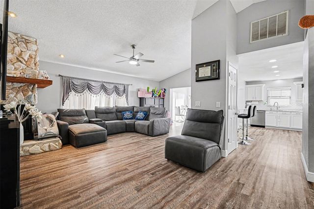 1710 TALLOWTREE CIRCLE, Valrico, FL 33594