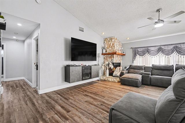 1710 TALLOWTREE CIRCLE, Valrico, FL 33594