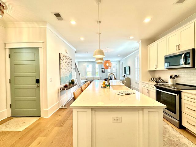 962 Key Colony Court, Mount Pleasant, SC 29464