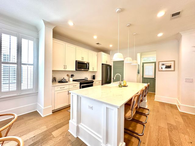 962 Key Colony Court, Mount Pleasant, SC 29464