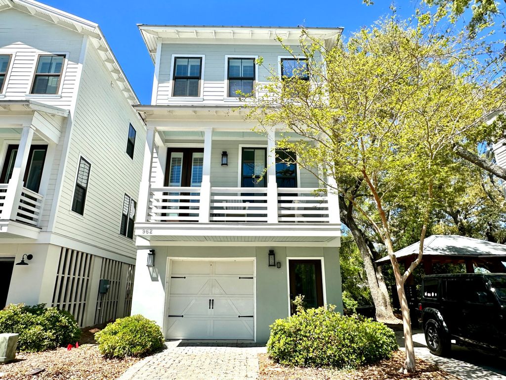 962 Key Colony Court, Mount Pleasant, SC 29464