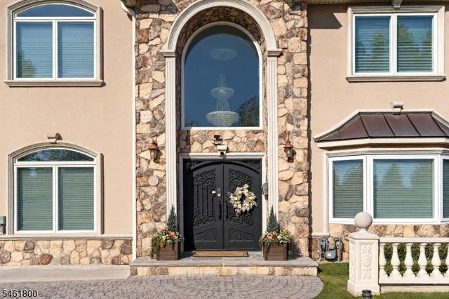 4 Conklin Dr, Clifton City, NJ 07013