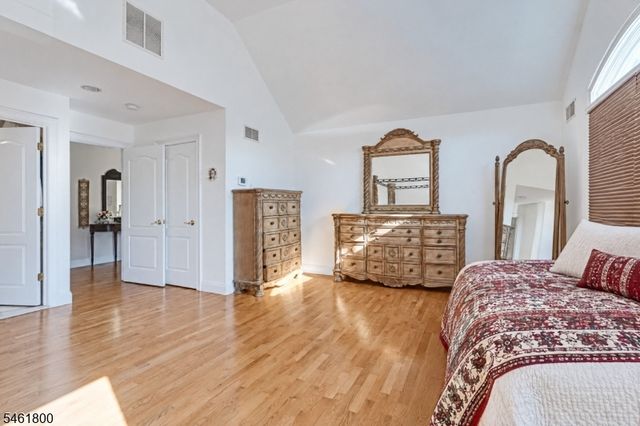 4 Conklin Dr, Clifton City, NJ 07013