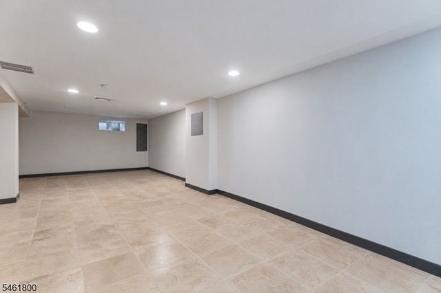 4 Conklin Dr, Clifton City, NJ 07013