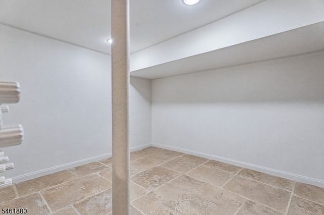 4 Conklin Dr, Clifton City, NJ 07013