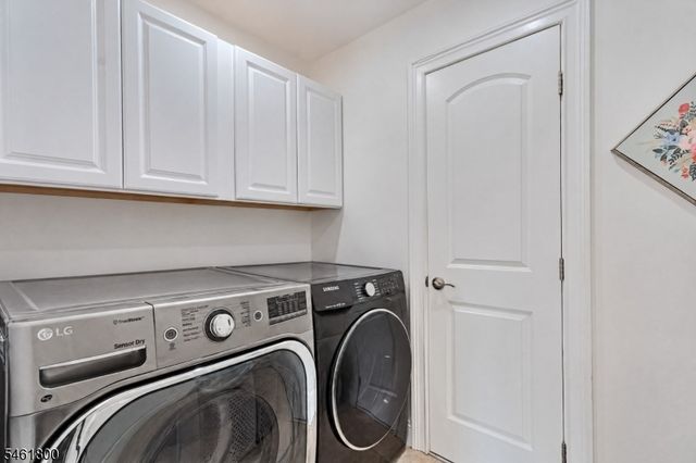 4 Conklin Dr, Clifton City, NJ 07013