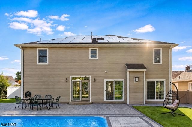4 Conklin Dr, Clifton City, NJ 07013