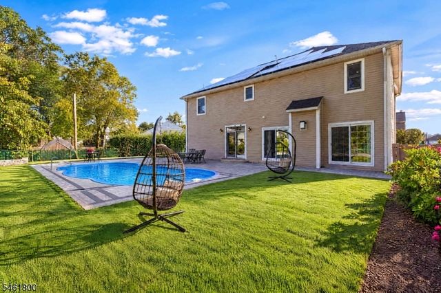 4 Conklin Dr, Clifton City, NJ 07013