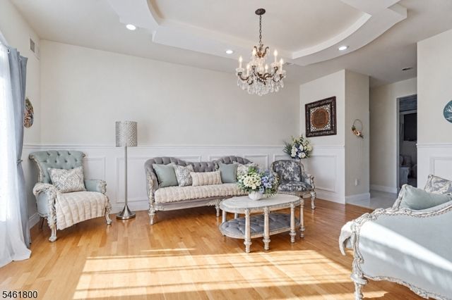 4 Conklin Dr, Clifton City, NJ 07013