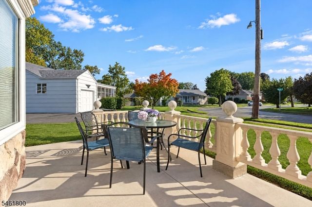 4 Conklin Dr, Clifton City, NJ 07013