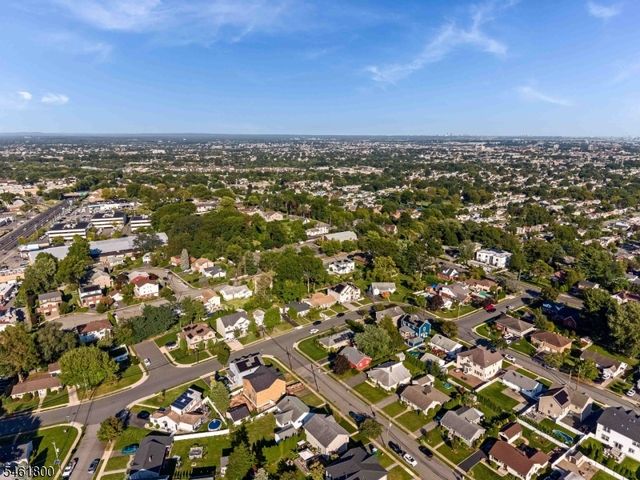 4 Conklin Dr, Clifton City, NJ 07013