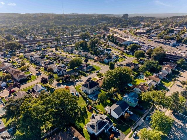 4 Conklin Dr, Clifton City, NJ 07013