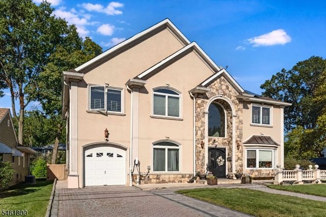 4 Conklin Dr, Clifton City, NJ 07013