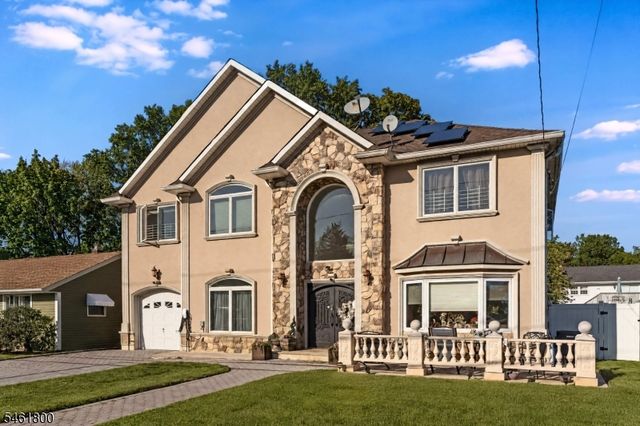 4 Conklin Dr, Clifton City, NJ 07013