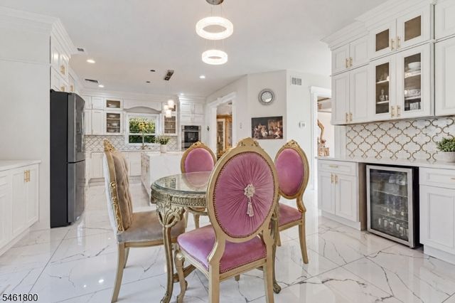 4 Conklin Dr, Clifton City, NJ 07013