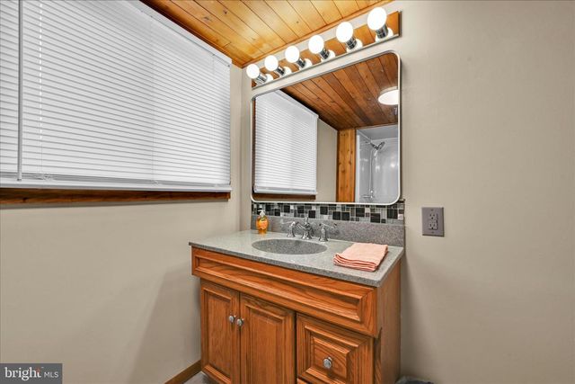319 W RIDGE ST, Lansford, PA 18232