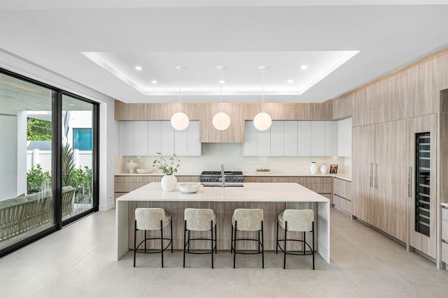 721 Lake Avenue N, Delray Beach, FL 33483