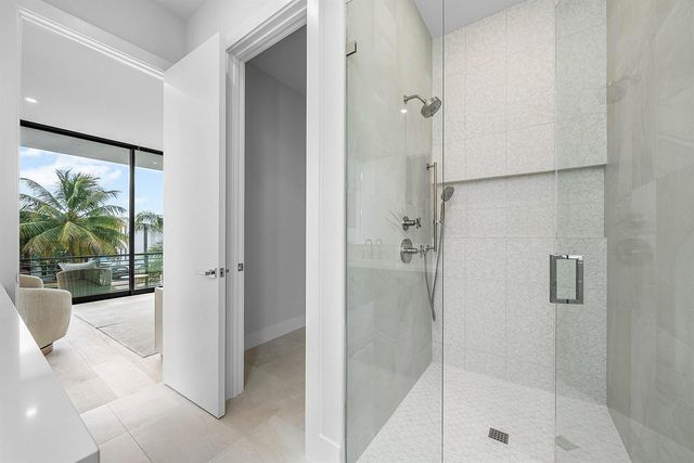 721 Lake Avenue N, Delray Beach, FL 33483