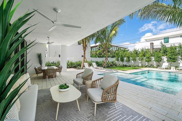 721 Lake Avenue N, Delray Beach, FL 33483