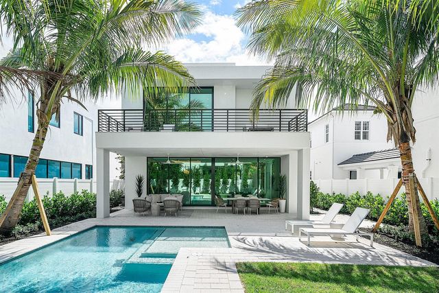 721 Lake Avenue N, Delray Beach, FL 33483