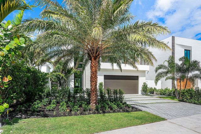 721 Lake Avenue N, Delray Beach, FL 33483