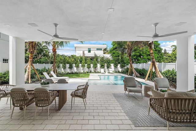 721 Lake Avenue N, Delray Beach, FL 33483