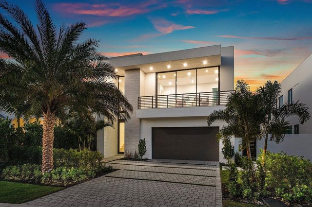721 Lake Avenue N, Delray Beach, FL 33483