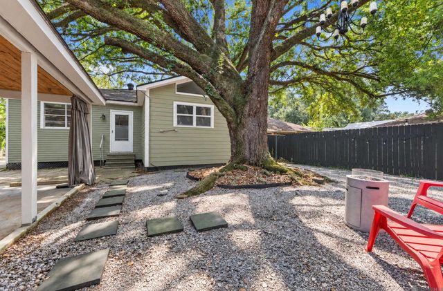 529 Centenary Dr, Baton Rouge, LA 70808