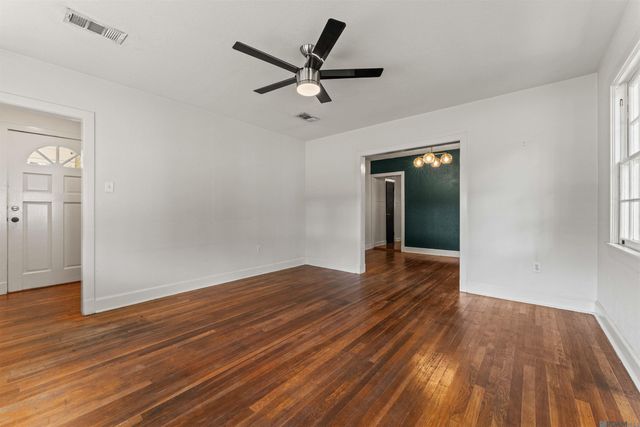 529 Centenary Dr, Baton Rouge, LA 70808