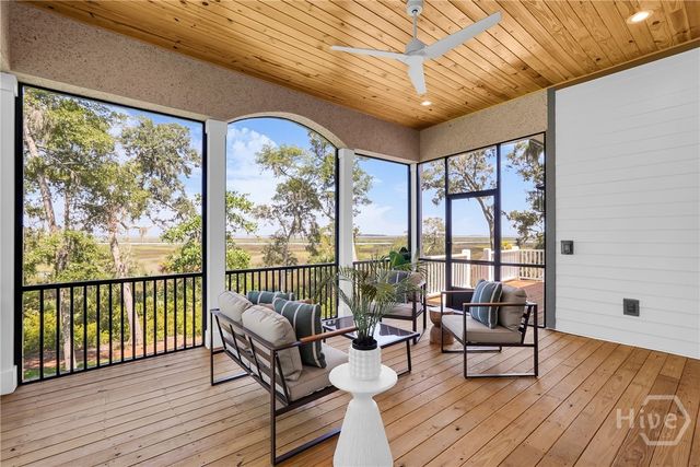 97 Cubbage Island Drive, Richmond Hill, GA 31324