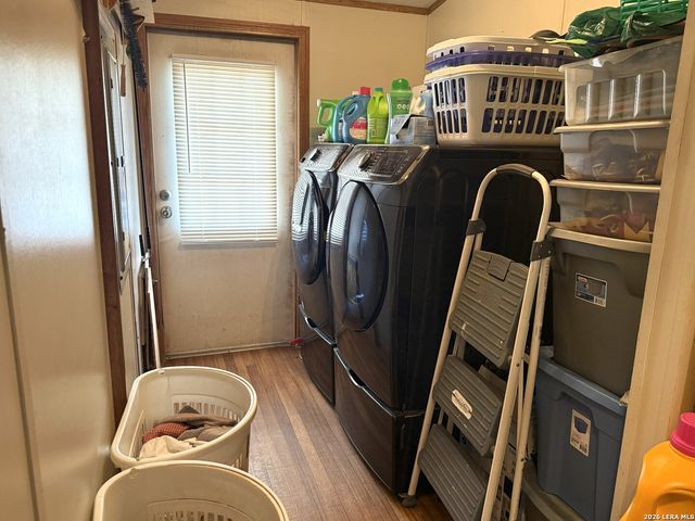 276 County Road 7710, Devine, TX 78016