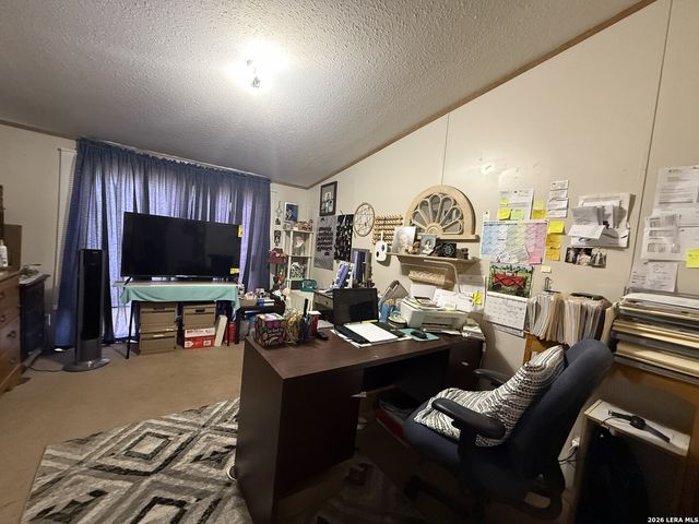 276 County Road 7710, Devine, TX 78016