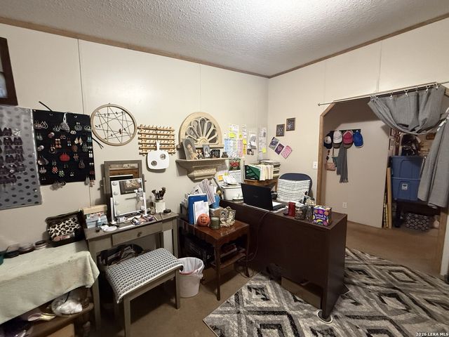276 County Road 7710, Devine, TX 78016
