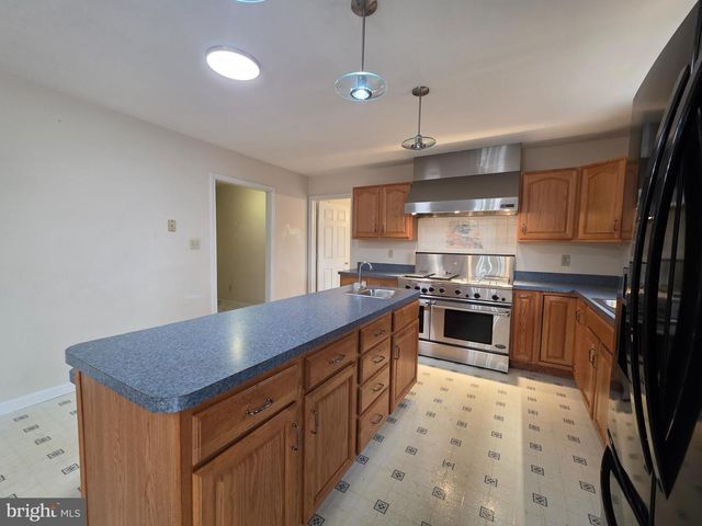 12106 LONG WOLF LN, Lusby, MD 20657