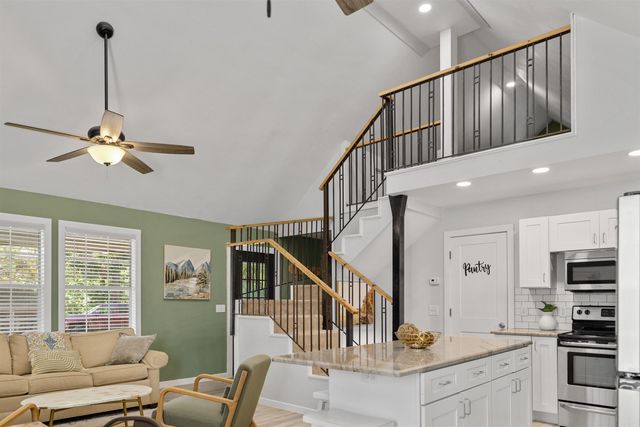 8210 Chestnut Drive, Rogers, AR 72756