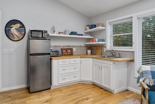 8210 Chestnut Drive, Rogers, AR 72756