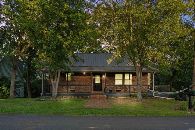 8210 Chestnut Drive, Rogers, AR 72756
