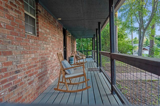8210 Chestnut Drive, Rogers, AR 72756