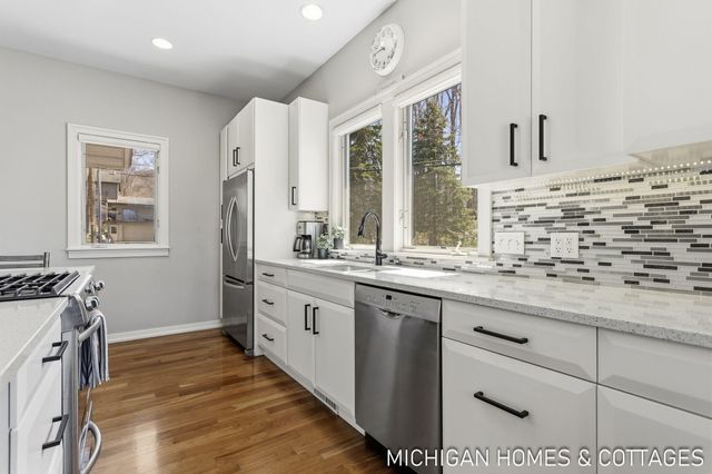 6700 Ratcliff Drive, Holland, MI 49423