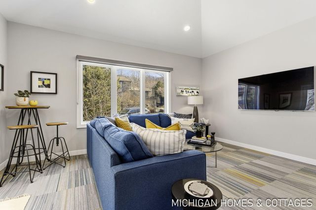 6700 Ratcliff Drive, Holland, MI 49423