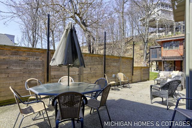 6700 Ratcliff Drive, Holland, MI 49423