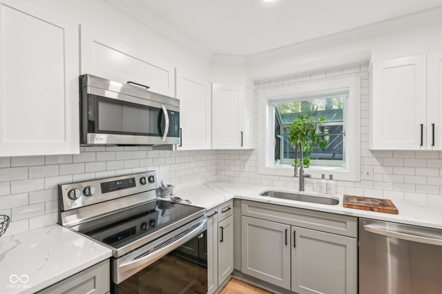 9052 Ripon Court, Indianapolis, IN 46268