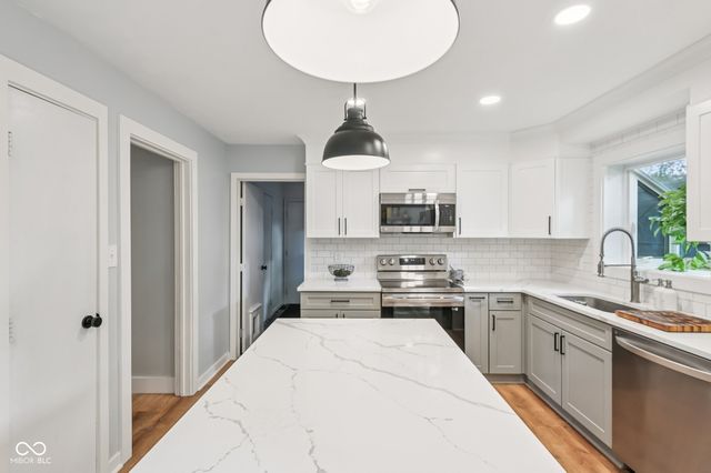 9052 Ripon Court, Indianapolis, IN 46268